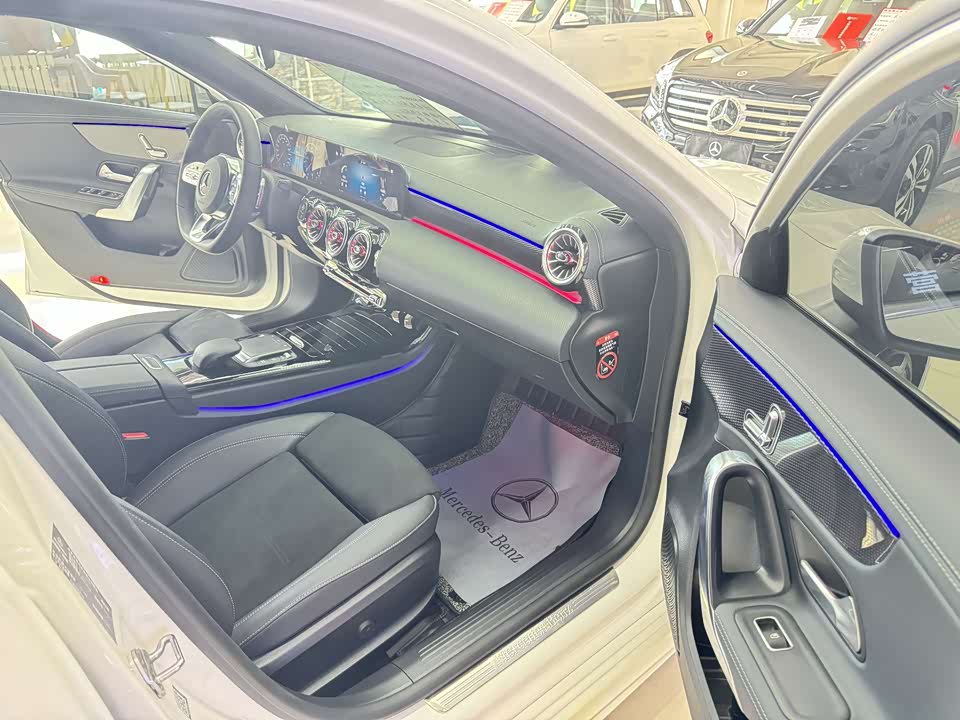 Mercedes-Benz Class A Mercedes-Benz Class A