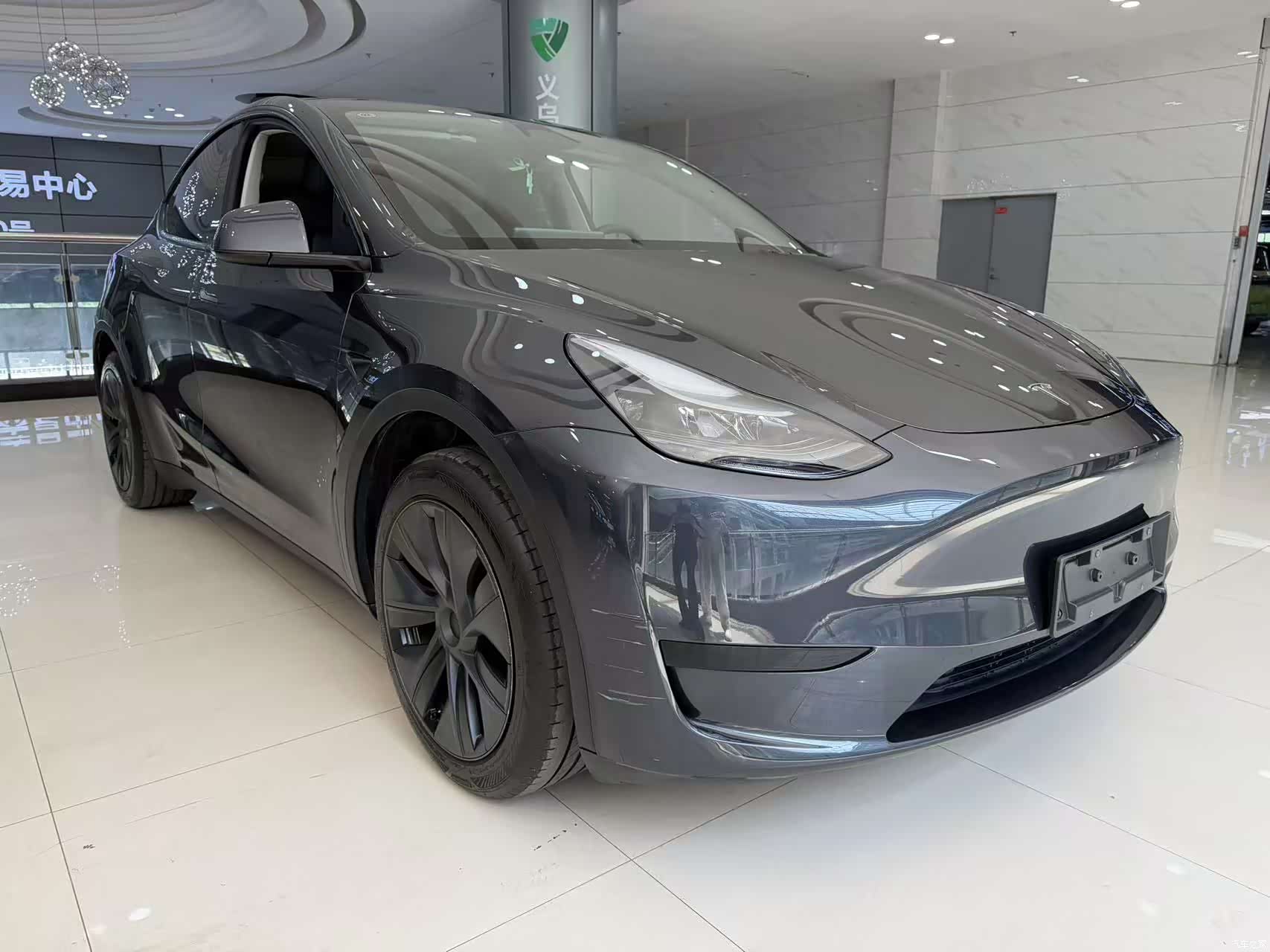Tesla Model Y, 2024 1