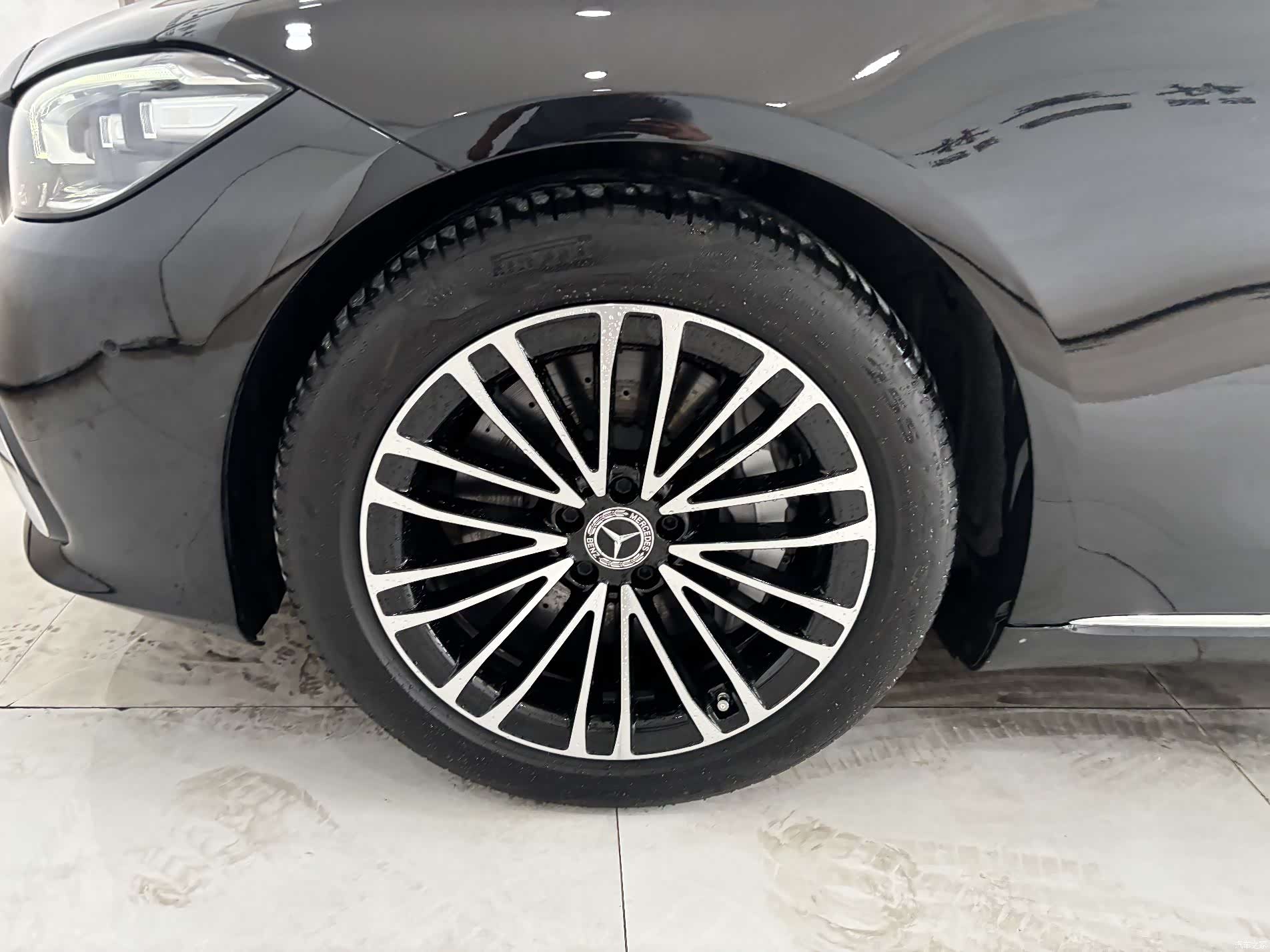 Mercedes-Benz S-Class, 2023 32