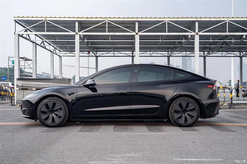 Tesla Model 3, 2023 все фото