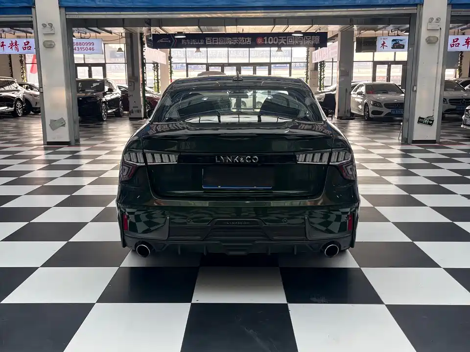 Lynk & Co 03