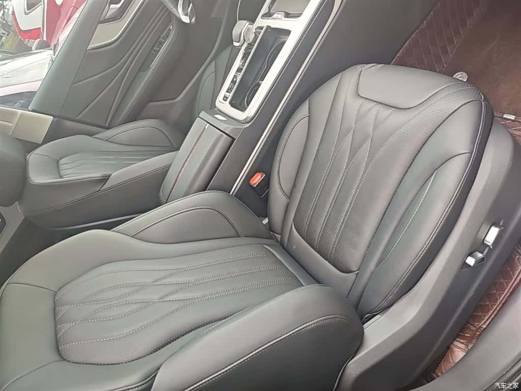 Hongqi HS5, 2025 25
