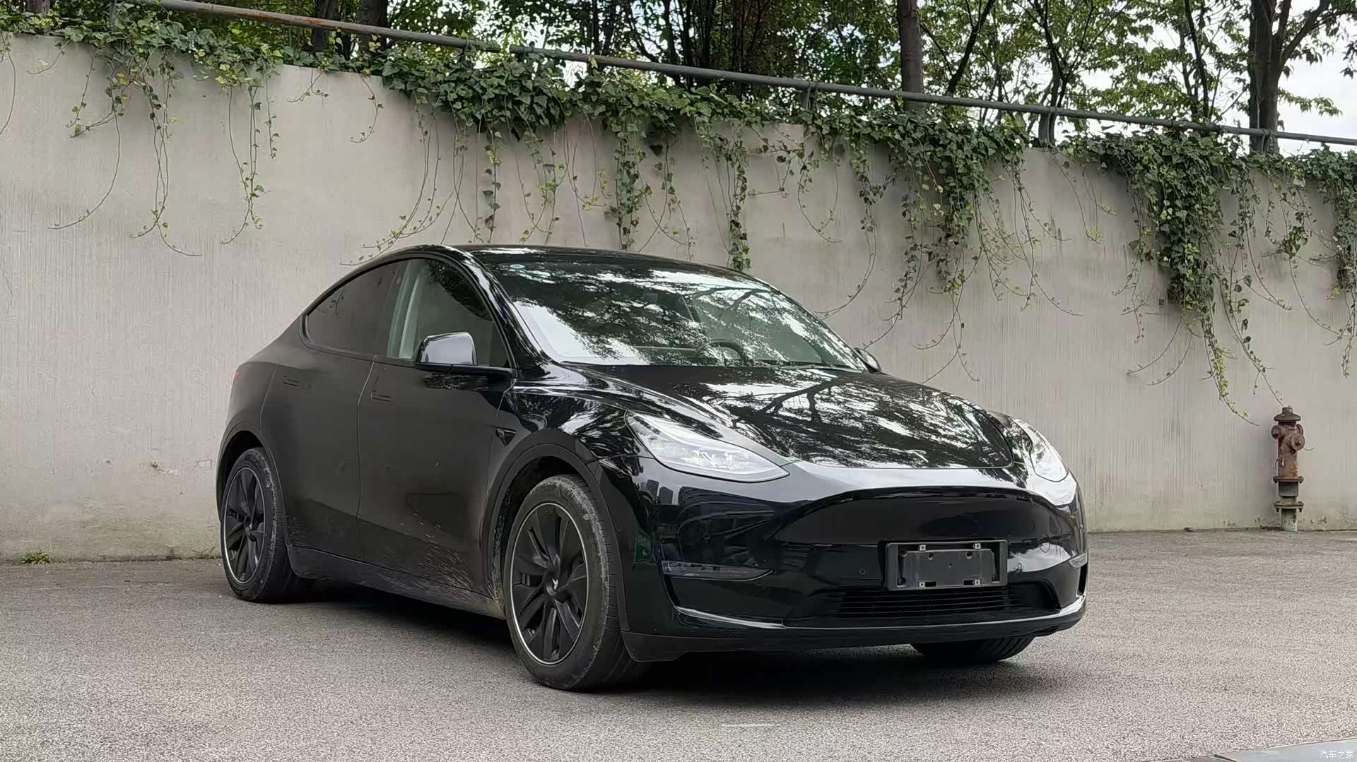 Tesla Model Y, 2021 3