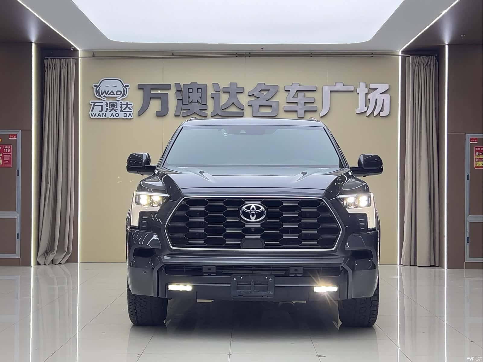Toyota Sequoia, 2023 2