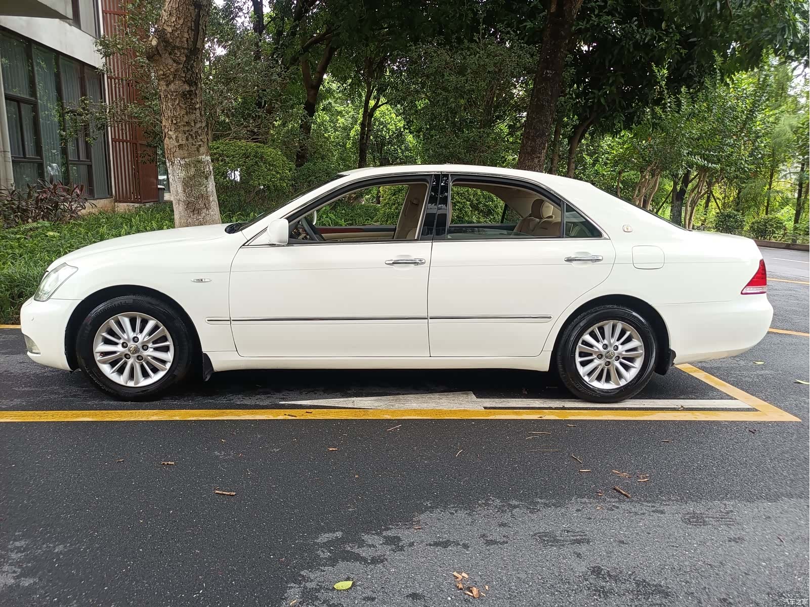 Toyota Crown, 2008 3