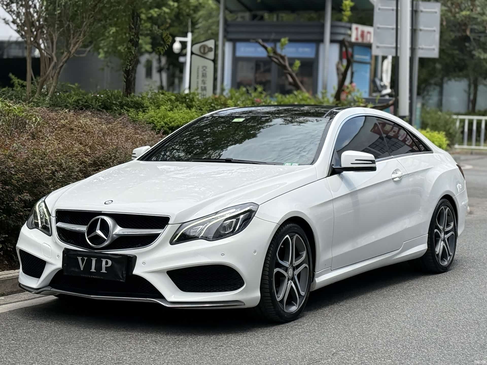 Mercedes-Benz E-Class, 2015 1