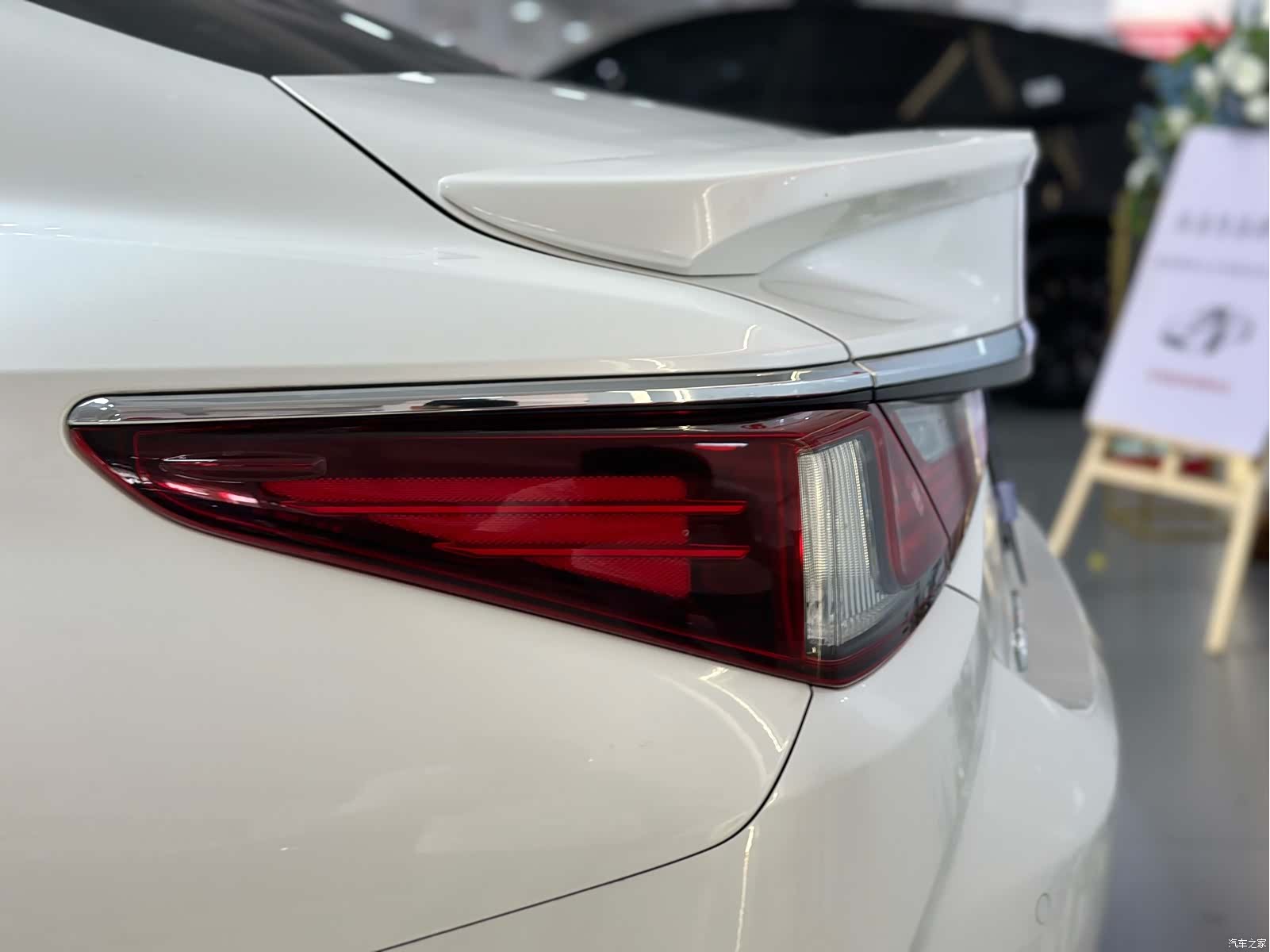 Lexus ES, 2021 11