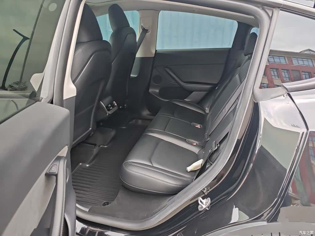 Tesla Model Y, 2022 17