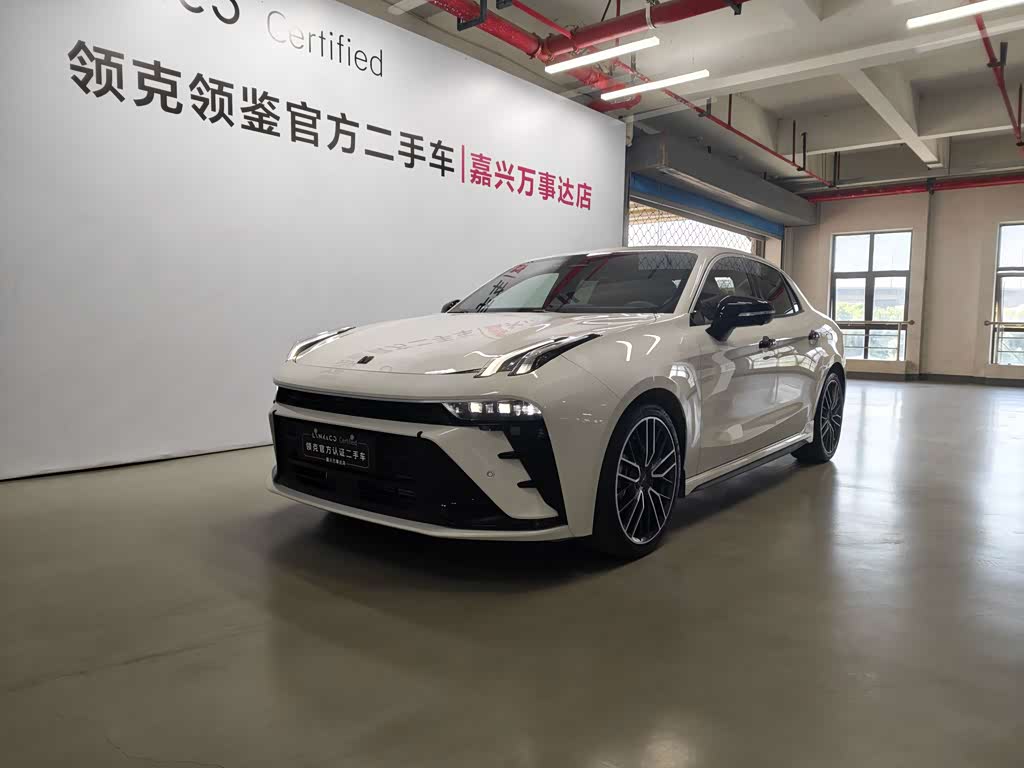 Lynk & Co 03