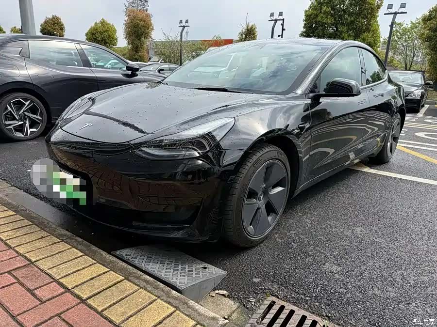 Tesla Model 3, 2023 1