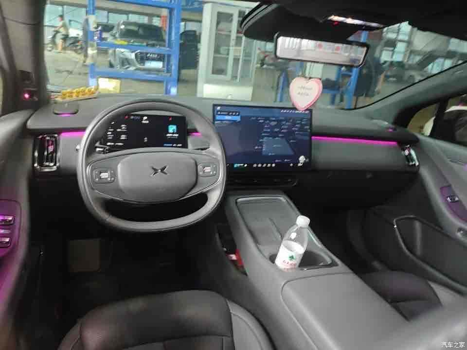 Xpeng P7, 2025 все фото