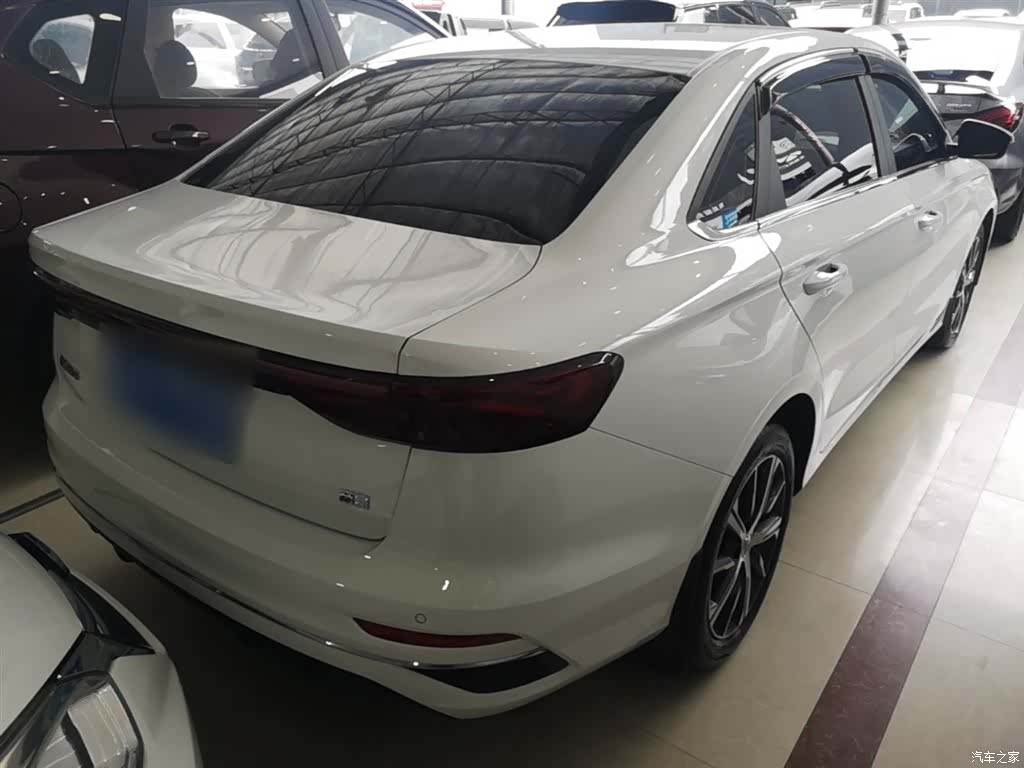 Geely Emgrand, 2022 7