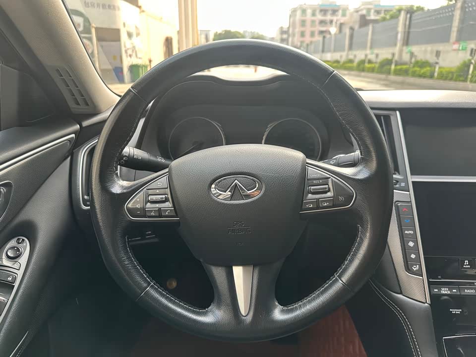 Infiniti Q50L