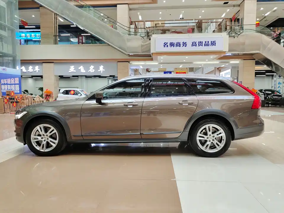 Volvo V90