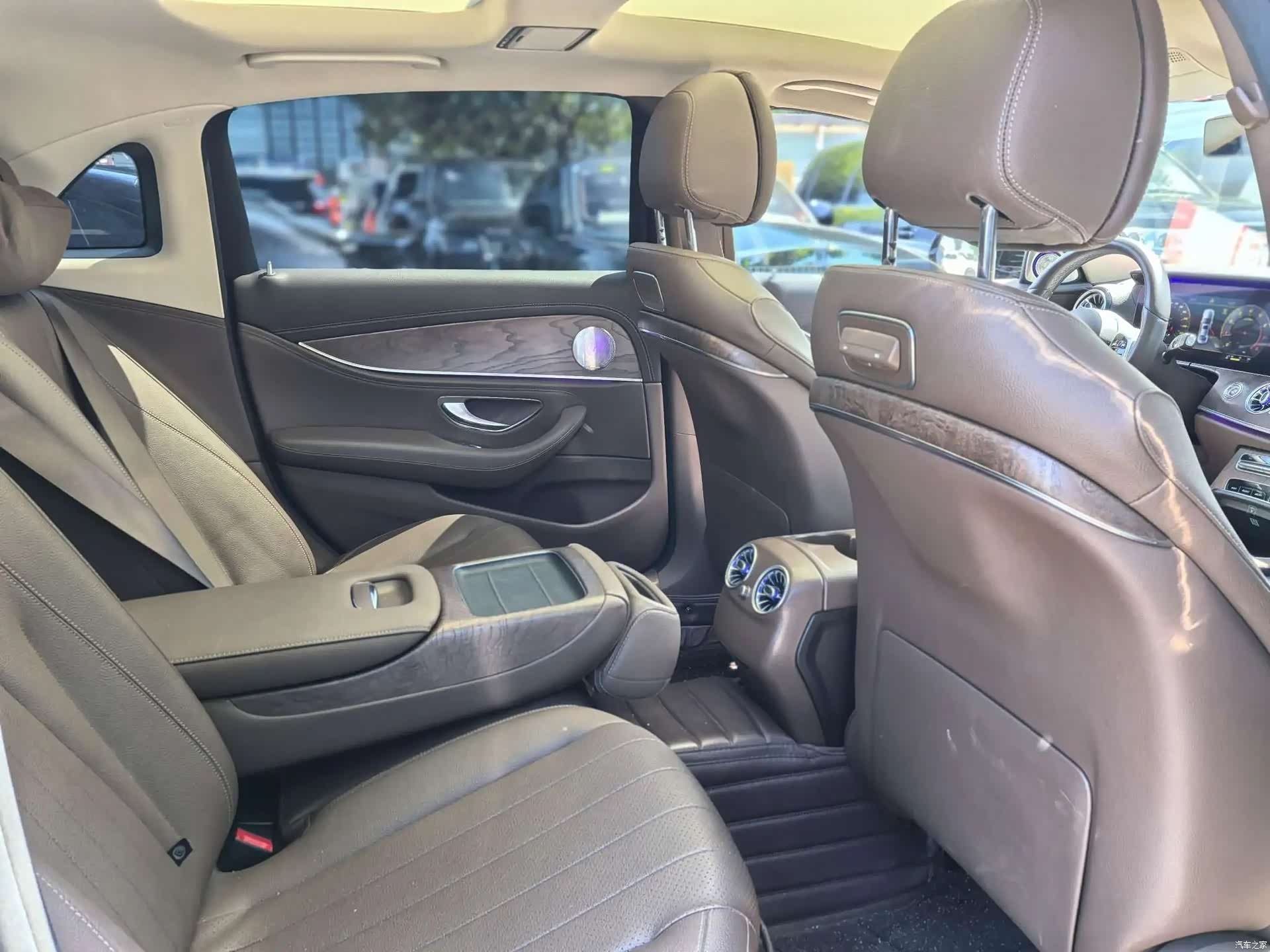 Mercedes-Benz E-Class, 2019 11