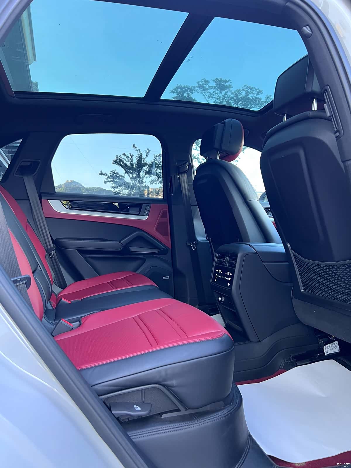 Porsche Cayenne, 2024 все фото