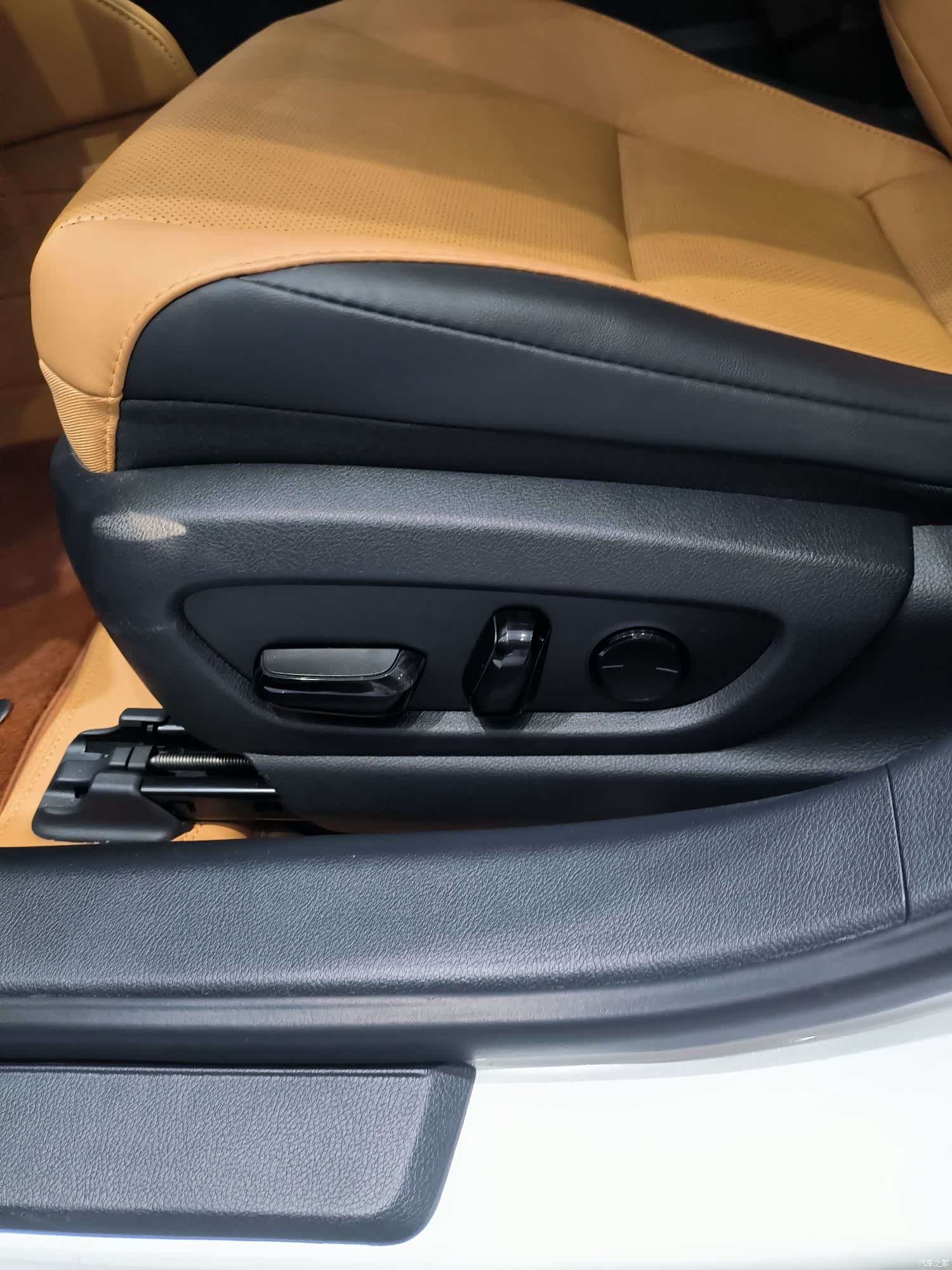 Lexus ES, 2025 7