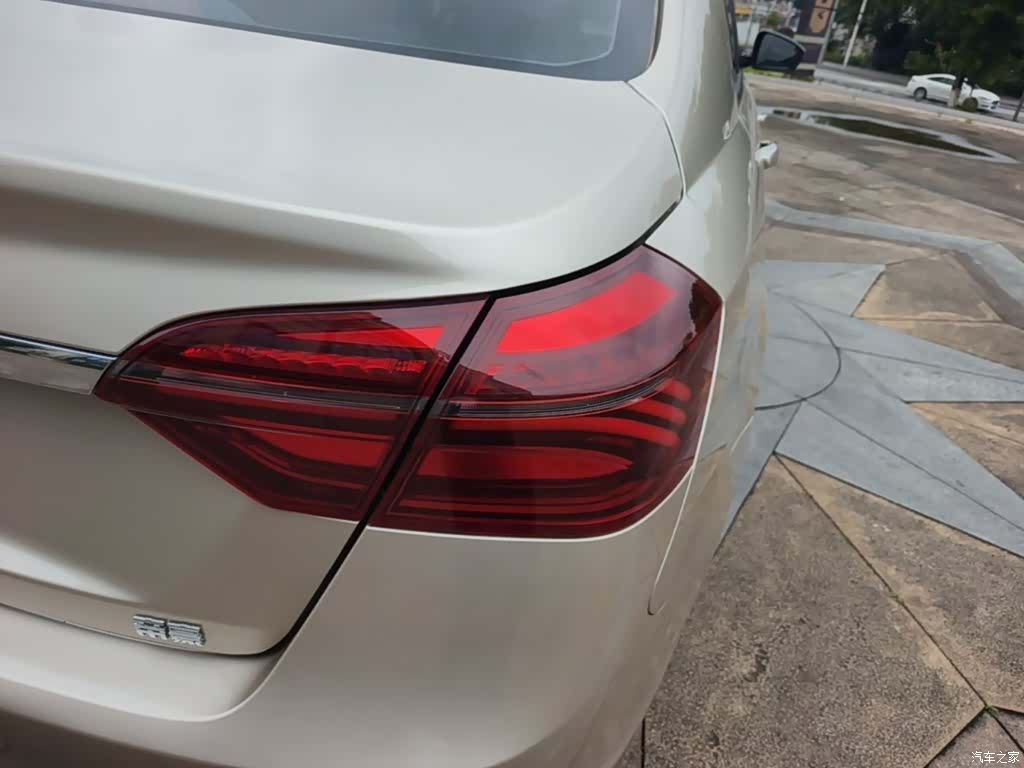 Geely Emgrand, 2019 8