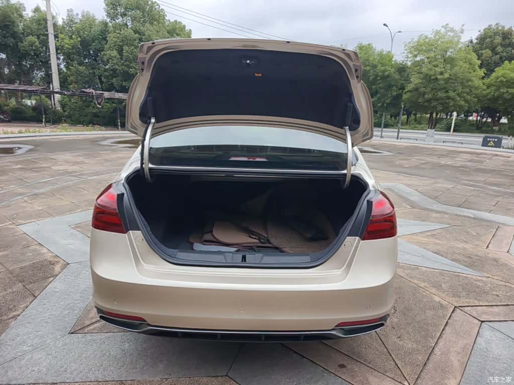 Geely Emgrand, 2019 19