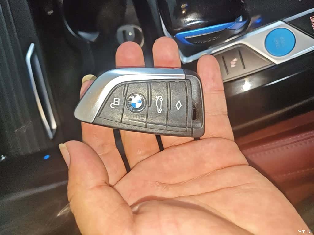 BMW iX3, 2023 9