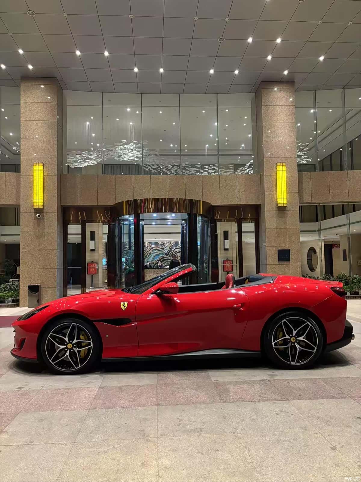 Ferrari Portofino, 2019 8