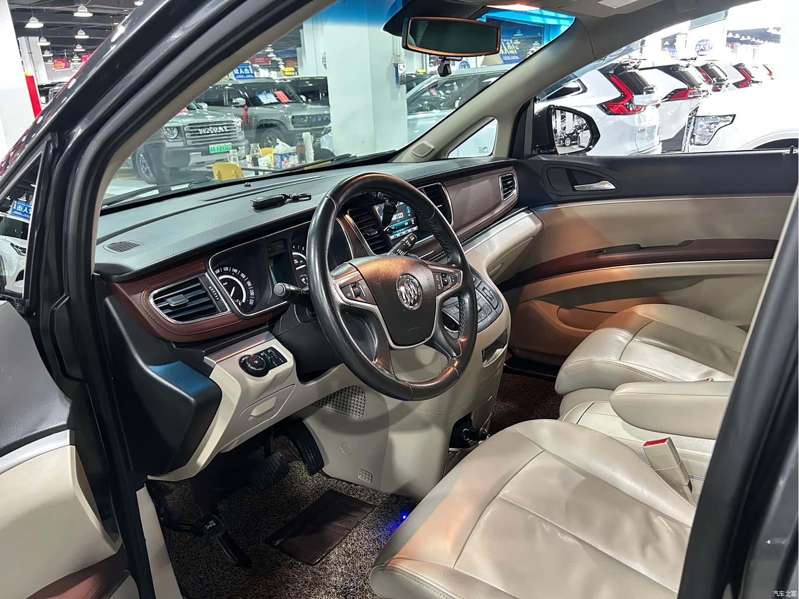 Buick GL8, 2019 7