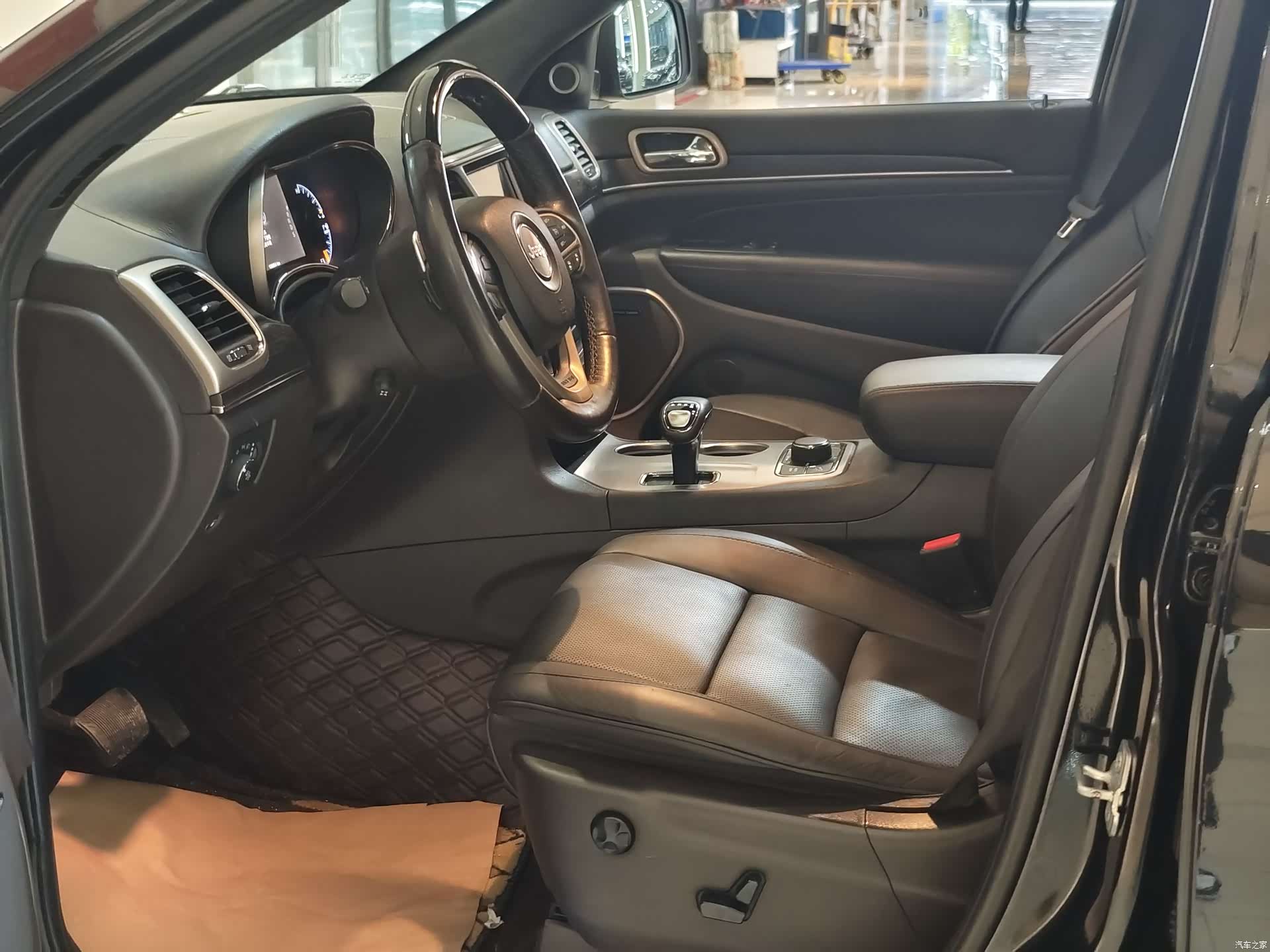 Jeep Grand Cherokee, 2018 10