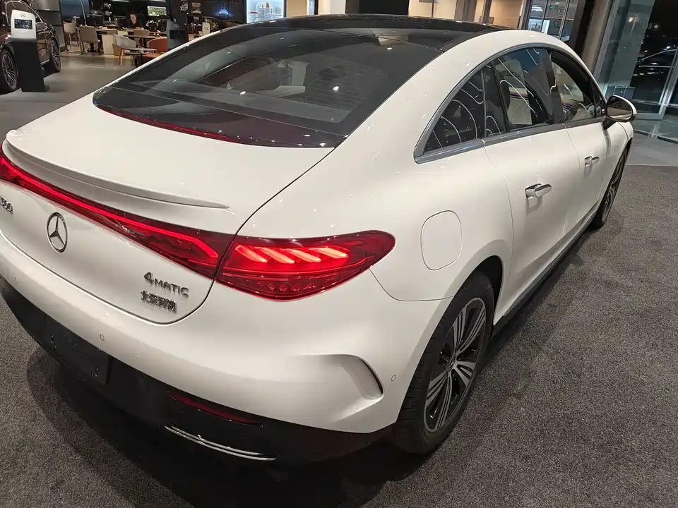 Mercedes-Benz EQE