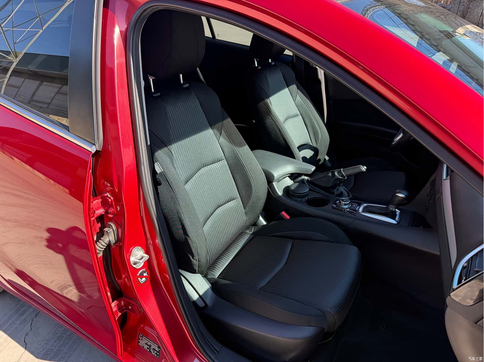 Mazda Mazda3, 2016 9