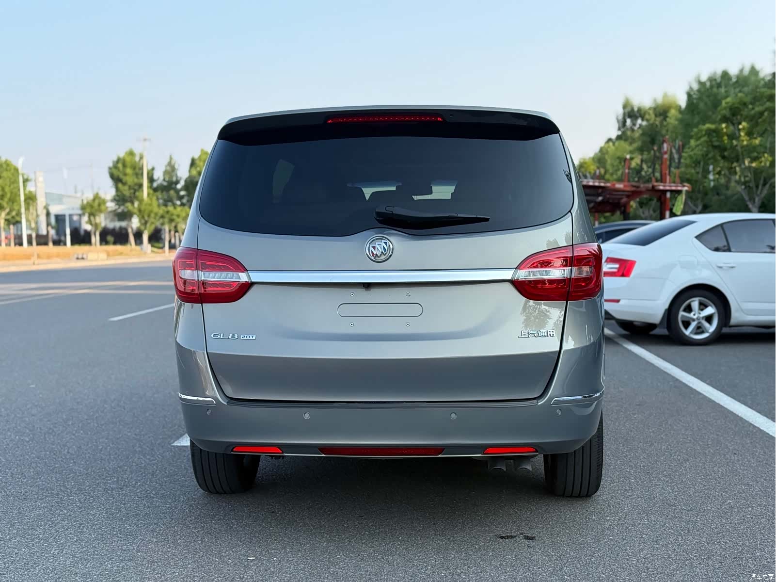 Buick GL8, 2019 3