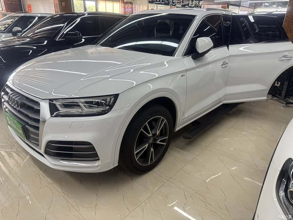 Audi Q5L, 2019 3