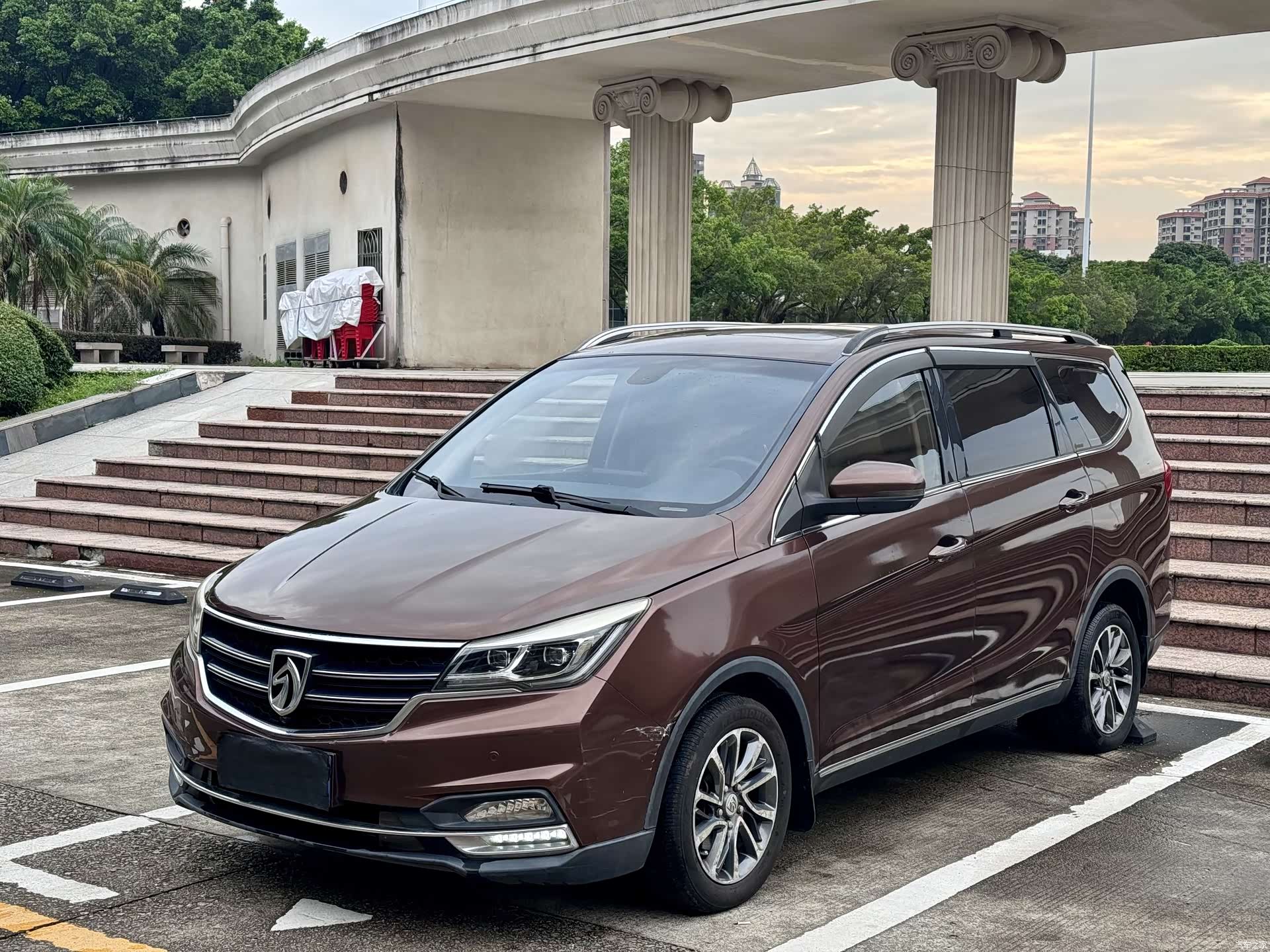 Wuling 730, 2017 1