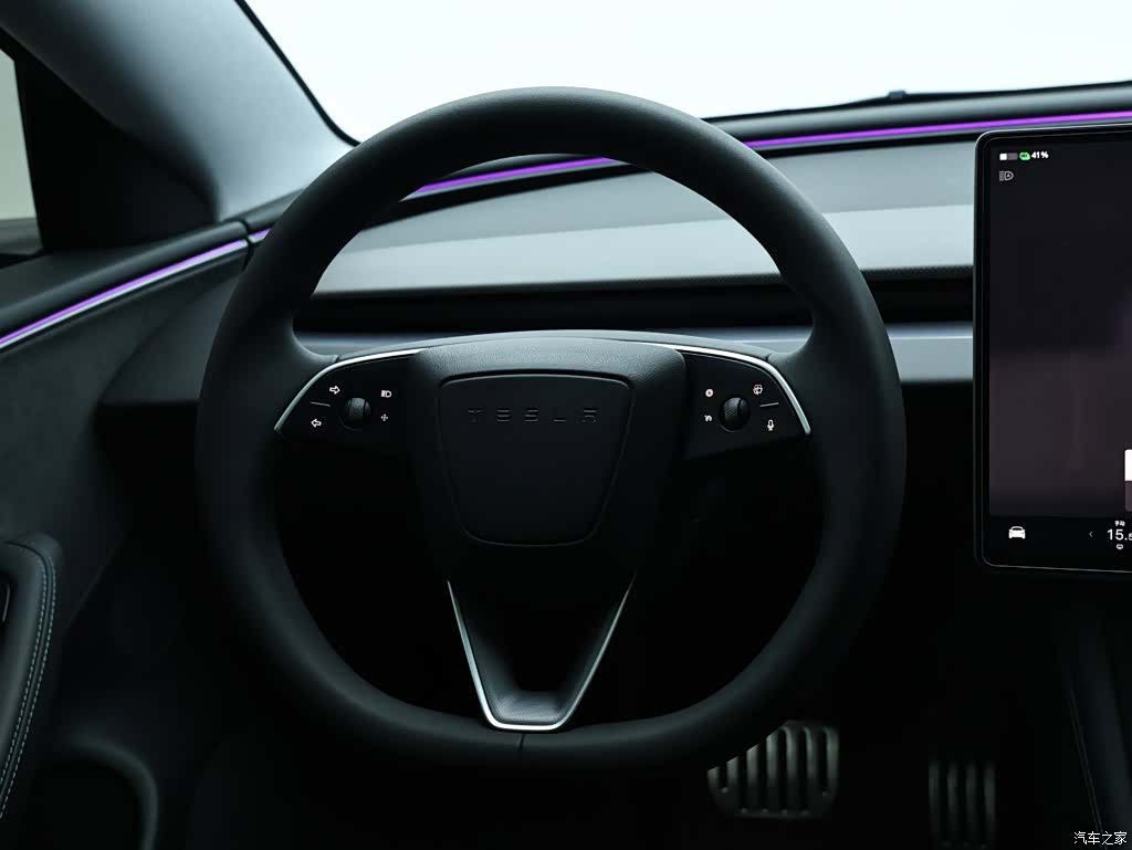 Tesla Model 3, 2025 16