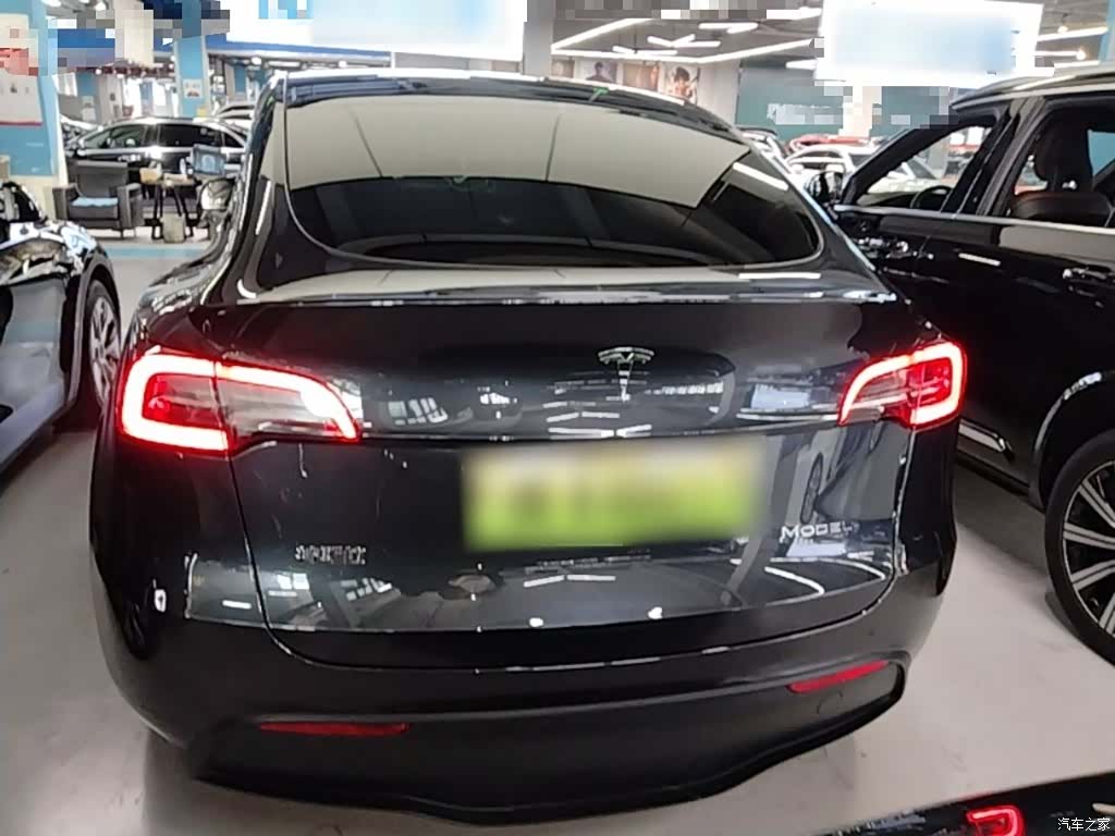 Tesla Model Y, 2024 6