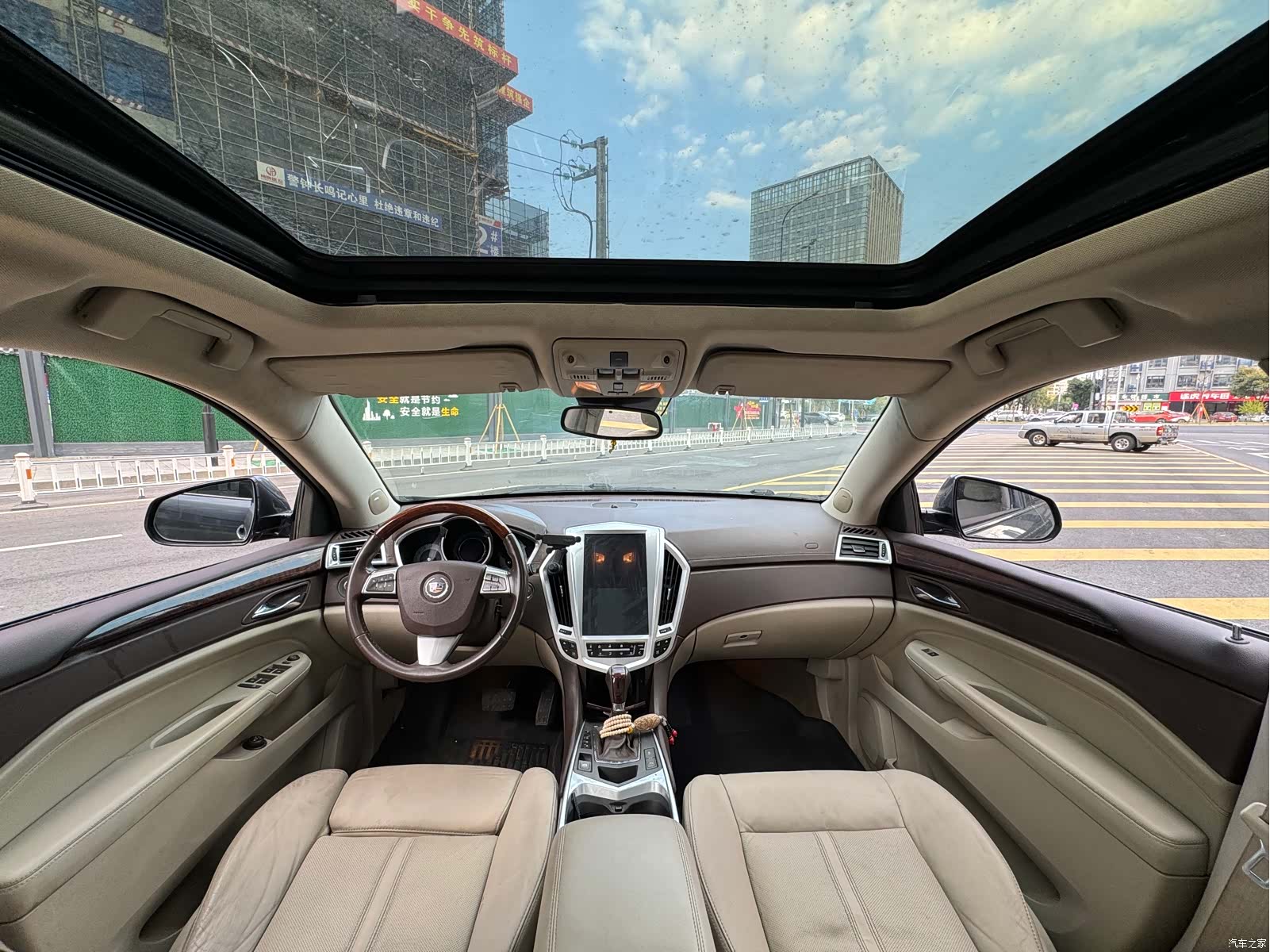 Cadillac SRX, 2010 8