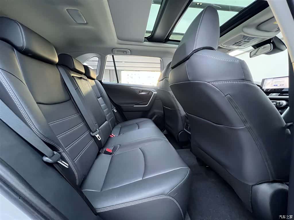Toyota RAV4, 2024 22