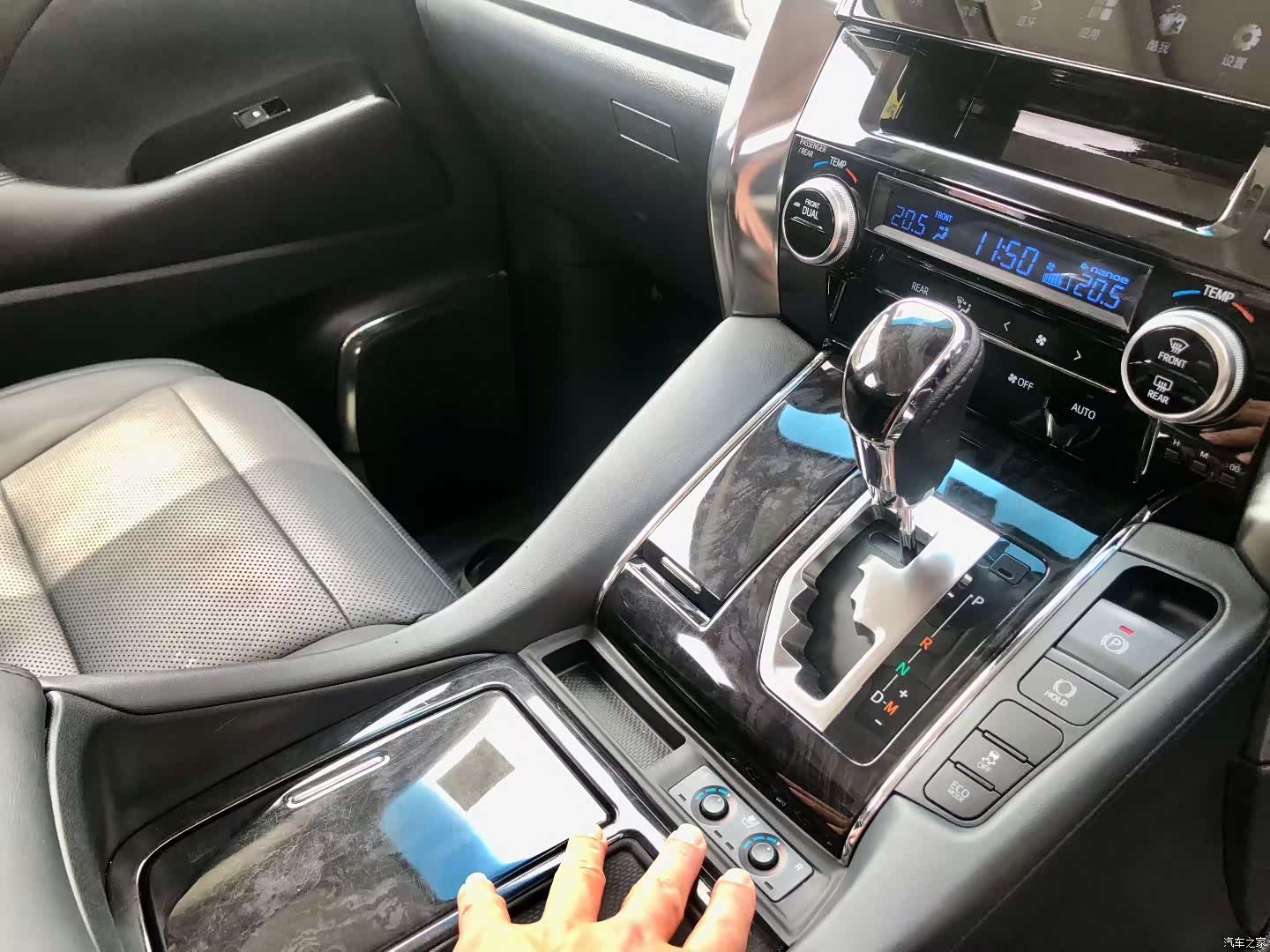 Toyota Alphard, 2018 8