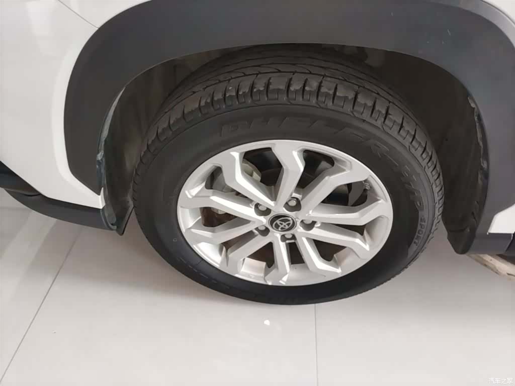 Toyota Frontlander, 2023 23