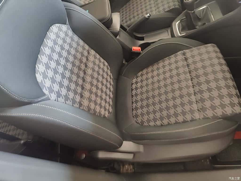 MG ZS, 2018 25