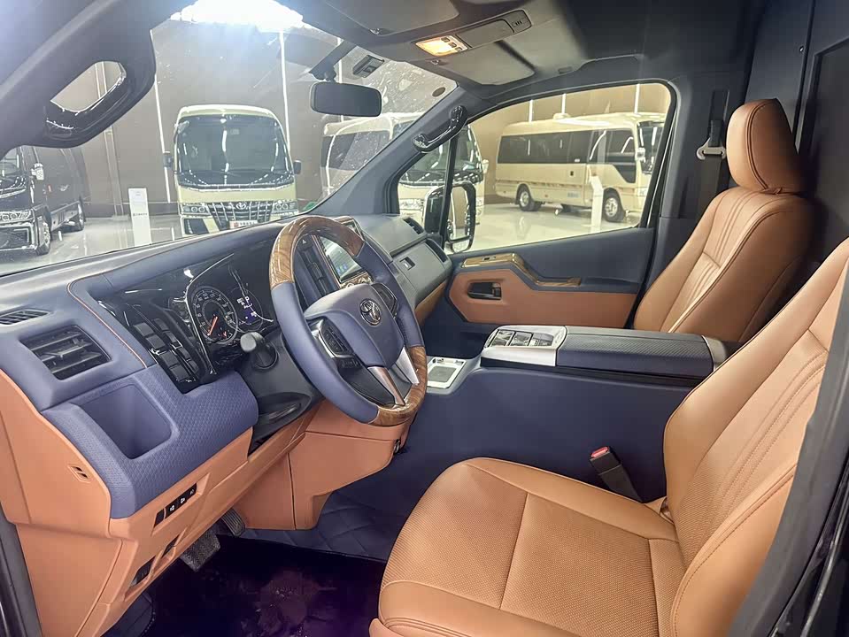 Toyota HIACE Toyota HIACE