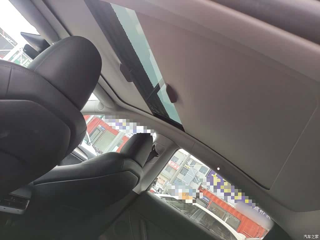 Tesla Model Y, 2023 18
