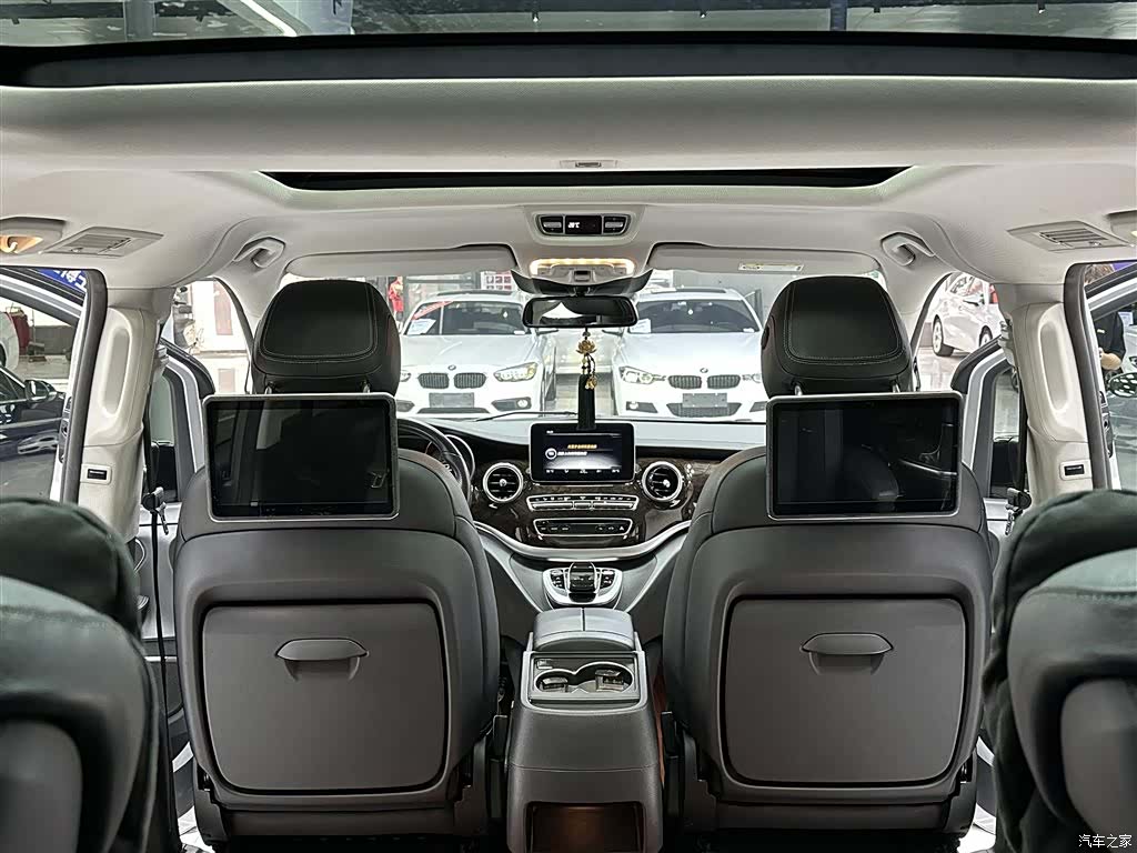 Mercedes-Benz V-Class, 2018 16
