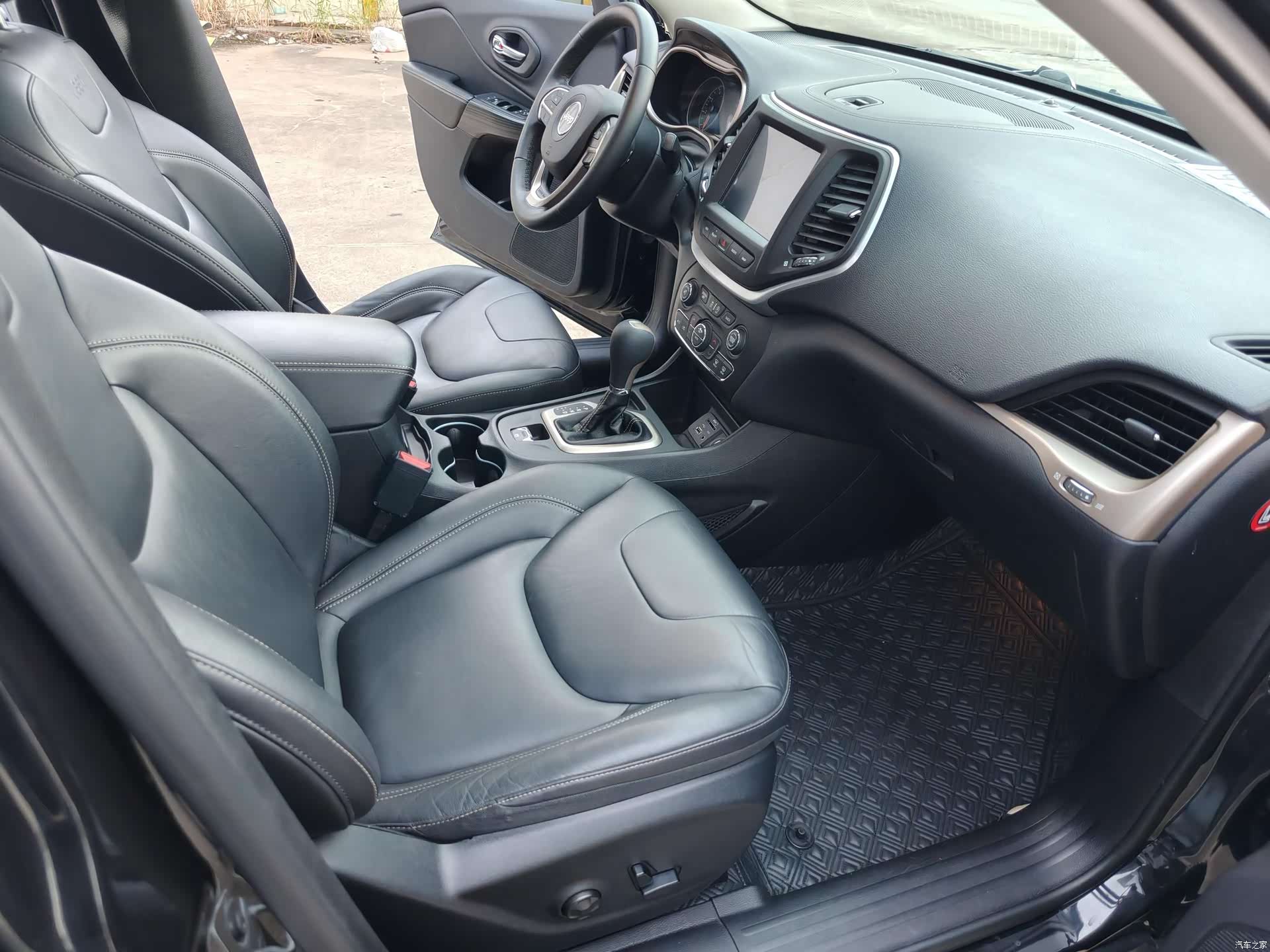 Jeep Cherokee, 2016 8