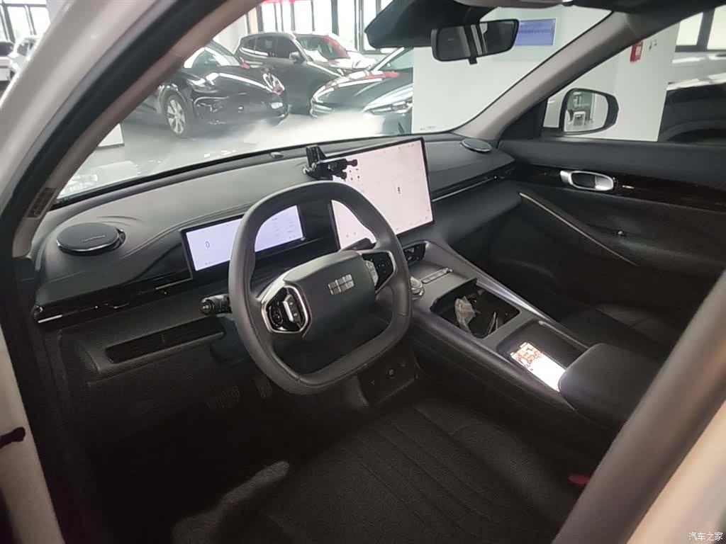 Geely Galaxy E5, 2024 10