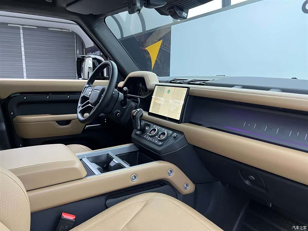 Land Rover Defender, 2025 16