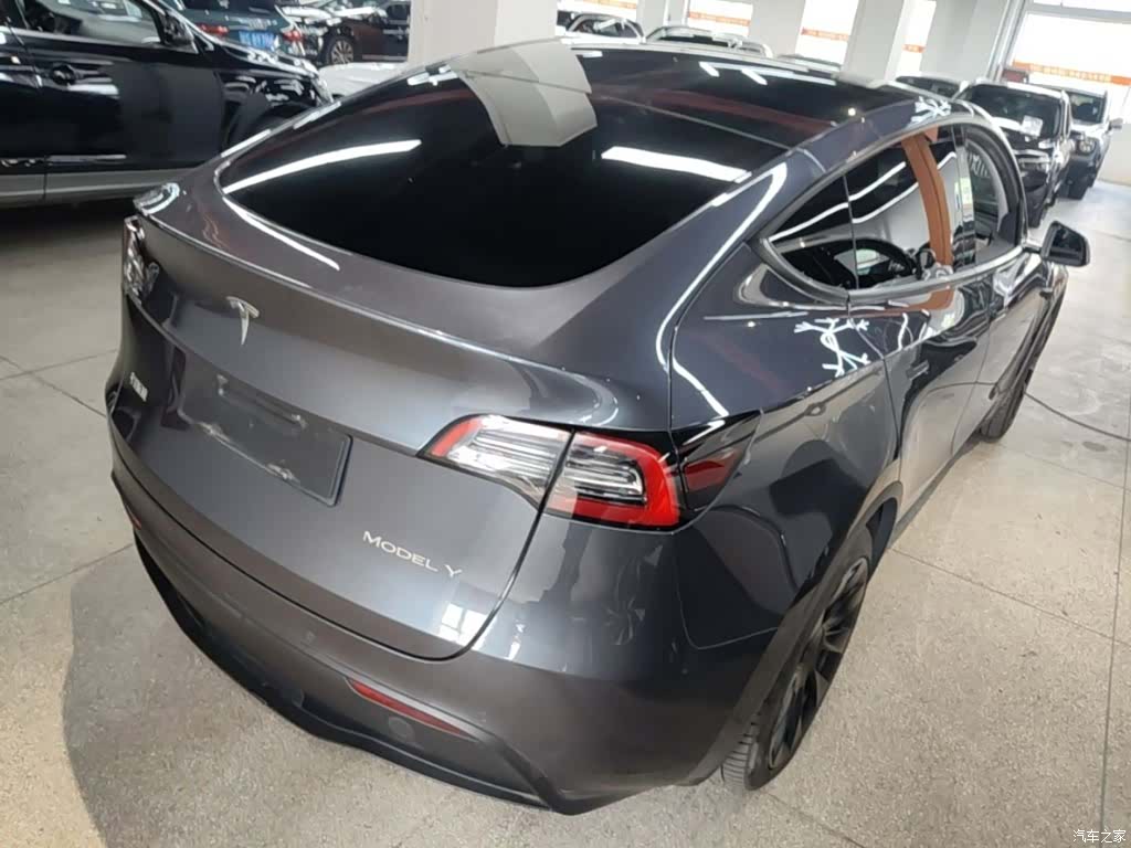 Tesla Model Y, 2022 7
