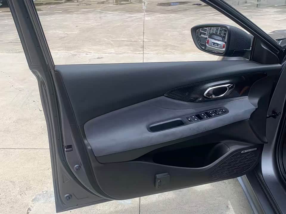 Trumpchi Shadow Leopard