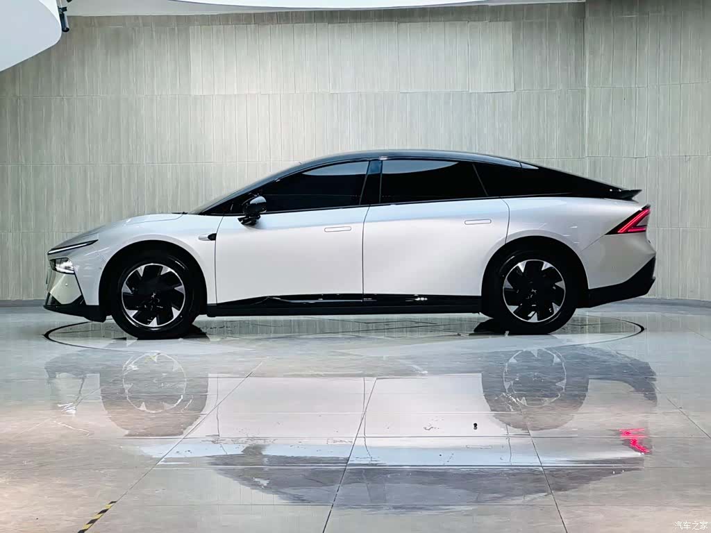 Xpeng P7, 2025 4