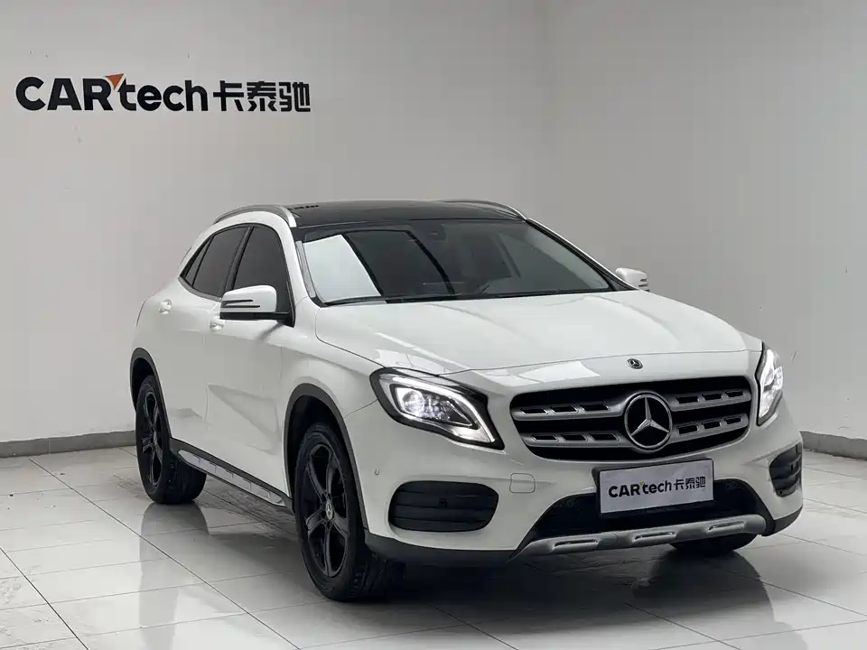 Mercedes-Benz GLA Mercedes-Benz GLA