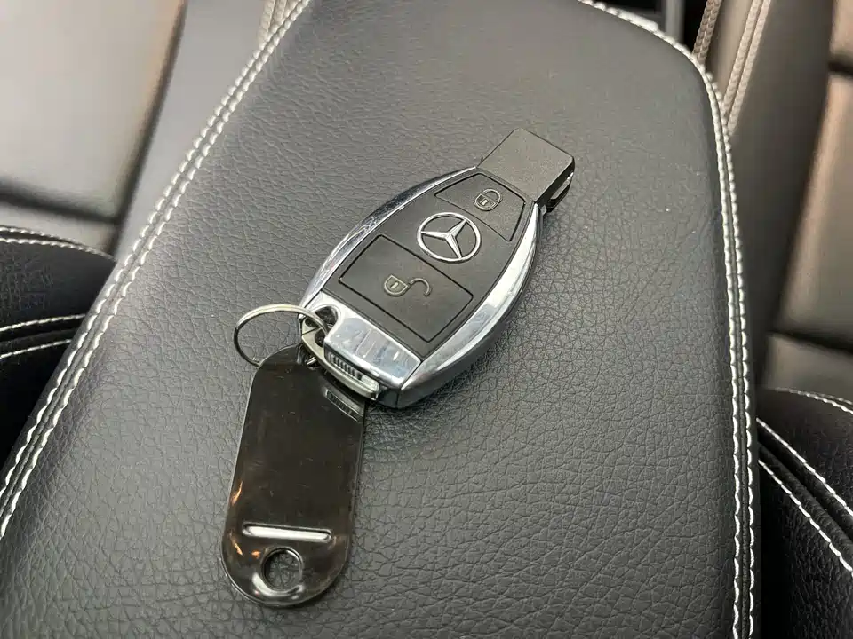 Mercedes-Benz GLA Mercedes-Benz GLA